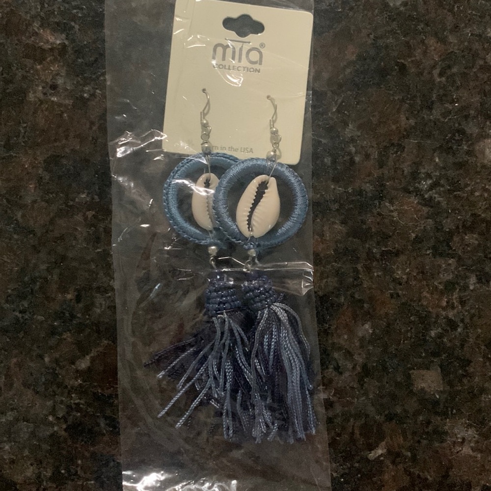 Mia Collection Born in the USA Blue Seashell Dangling Earrings